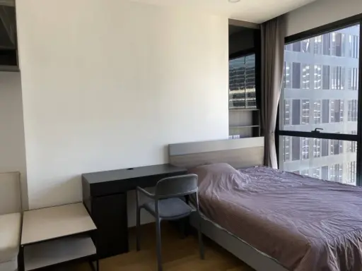 For rent: Ashton Chula–Silom studio apartment. Fully furnished, beautiful unblocked view. Don't miss out!