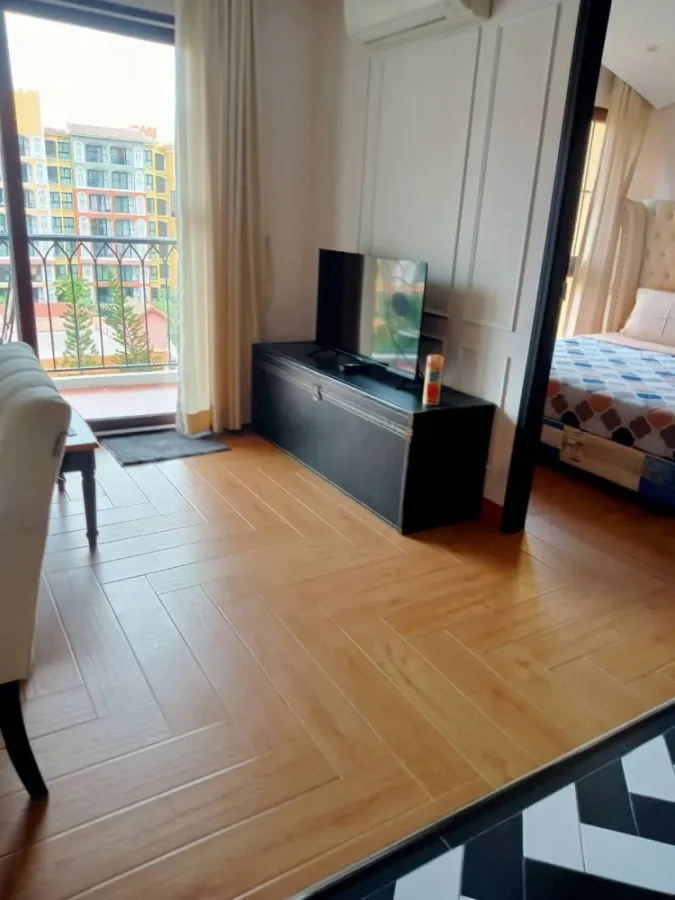 ให้เช่า The Venetian Signature Condo Resort Pattaya ชั้น 6 วิวสระ แต่งครบ น่าอยู่ จองเลย