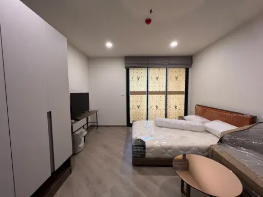 For rent, The Base Saphan Mai, 4th floor, new room with furniture and electrical appliances, book now, hurry up