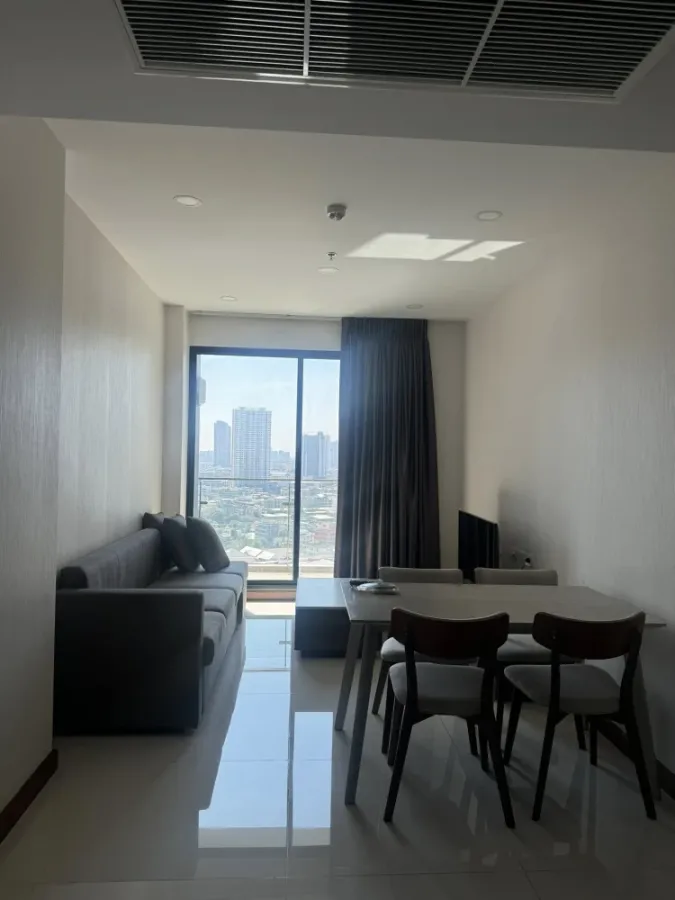 For rent: Supalai Premier Charoen Nakhon, spacious room, ready to move in! Just bring your bags!!!