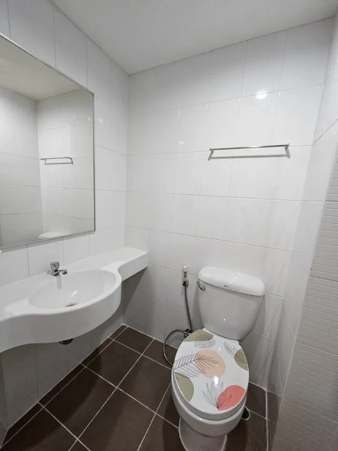 For sale or rent: Lumpini Mega City Bangna, empty corner room, not crowded, quiet, very private. Interested, book now.