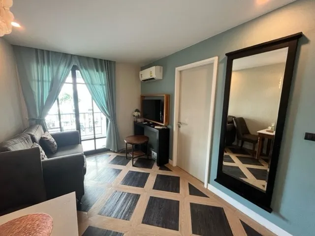 For rent: Espana Condo Resort Pattaya (Jomtien), spacious room, pool view, fully furnished, good like this, book now.