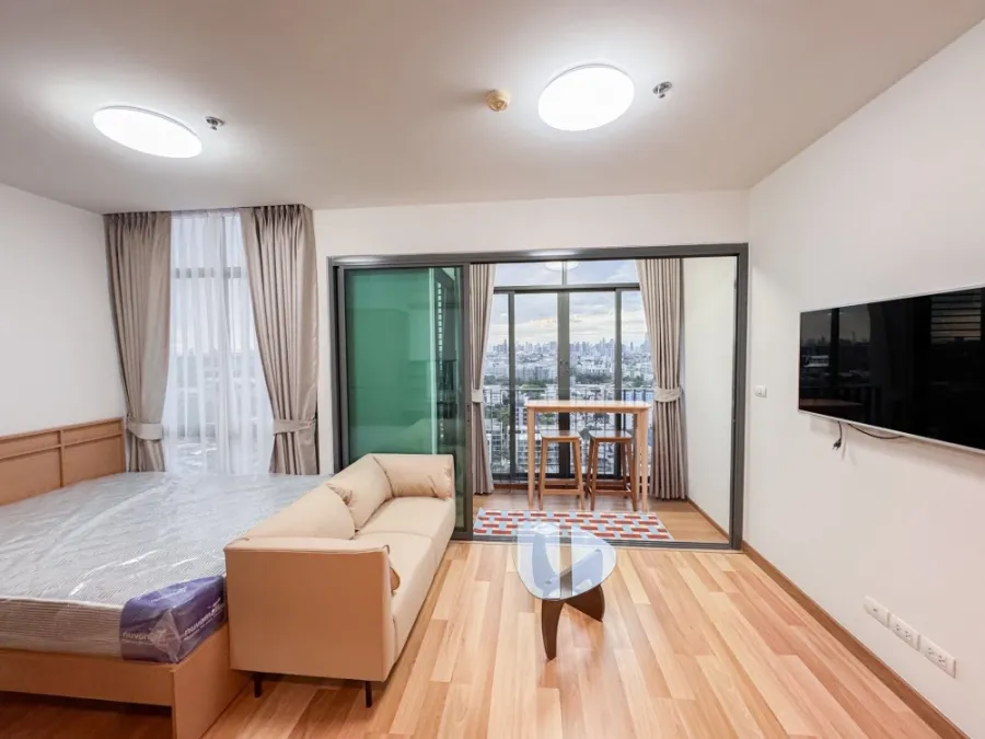 For rent: Ideo Blucove Sukhumvit, 18th floor, excellent view, north facing, good ventilation, city view. Just bring your belongings and move in.