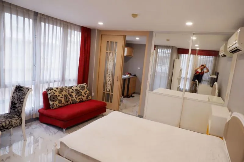 Condo for rent, Prima Srinakarin, very beautiful room, built-in, full furniture, close to the market, easy to find food, easy to travel, do not hesita