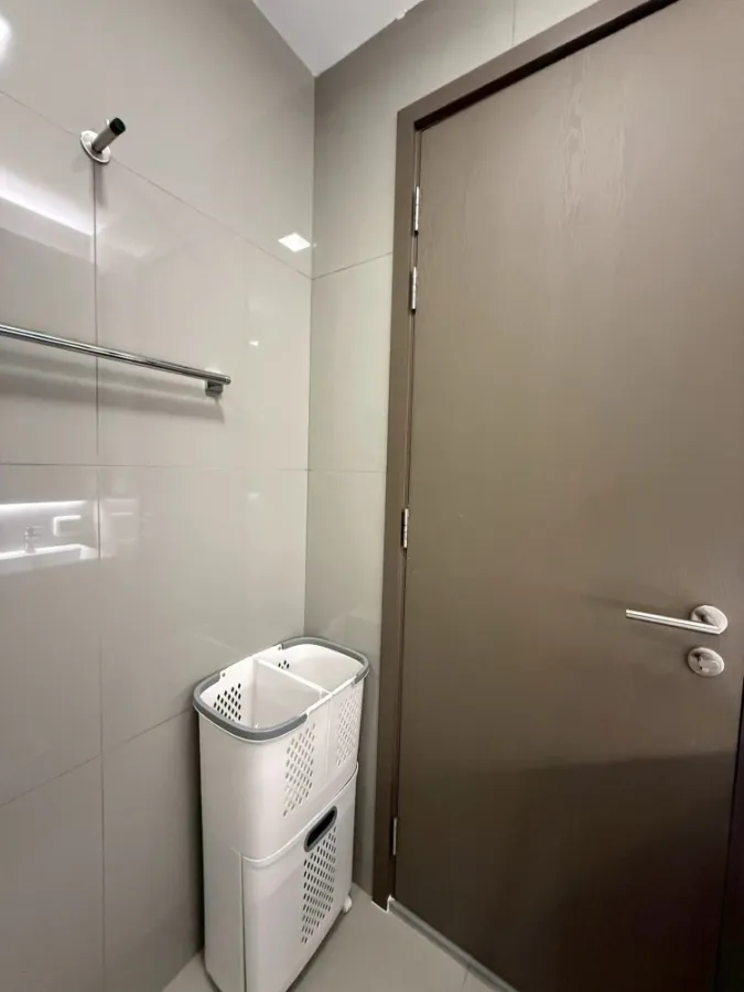 For rent: The Privacy Jatujak, corner unit with natural light from two sides, fully furnished and ready to move in.