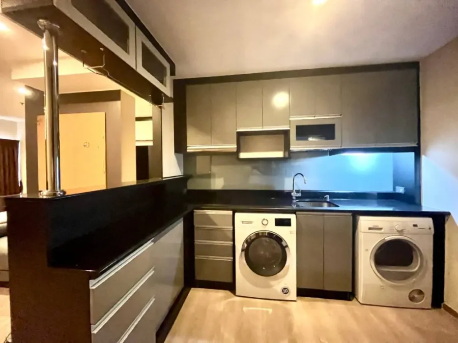 ให้เช่า!! คอนโด โนเบิล รีมิกซ์ สุขุมวิท 36 ชั้น 28 ห้องสวย renovate ใหม่ เฟอร์นิเจอร์ครบ พร้อมอยู่ ห้ามพลาด!!