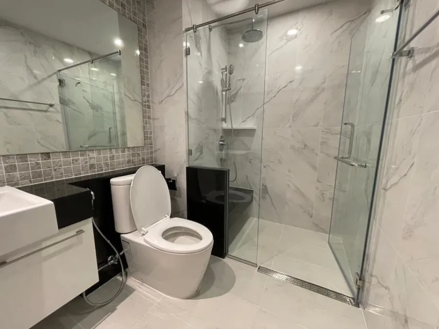 Rent Supalai Premier Charoen Nakorn, spacious room There is a lot of usable space, friendly price, say that you should not miss it.