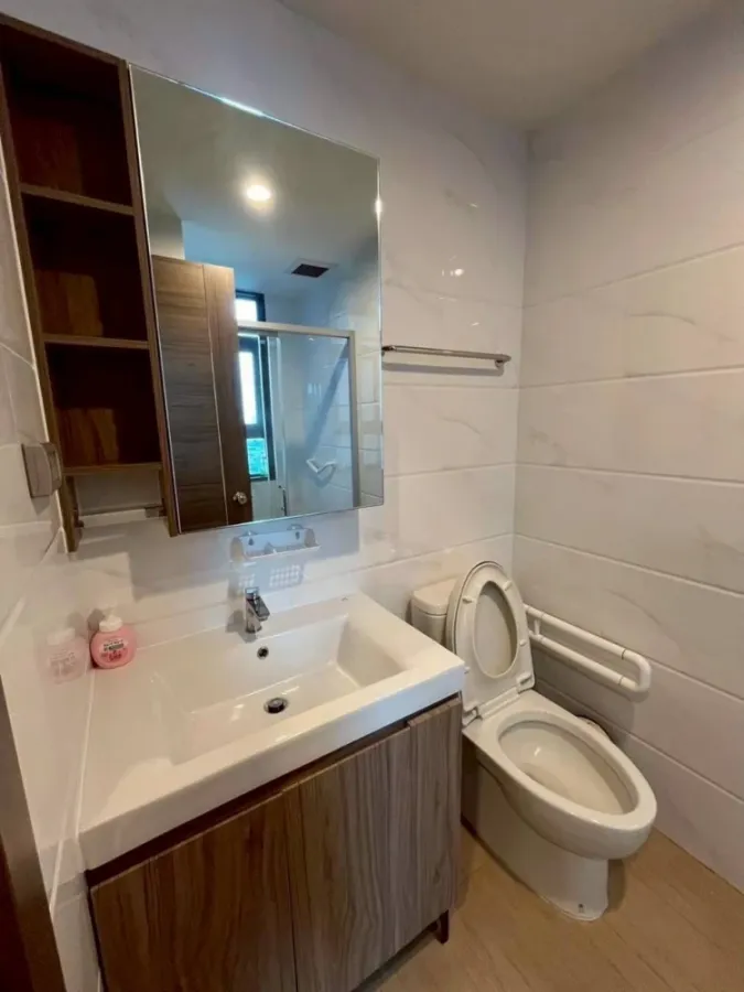 For rent!! Artisan Ratchada Condo, 17th floor, Building C, beautiful room, convenient transportation, great price, reserve now!!