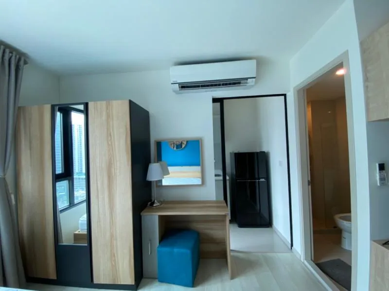 Condo for rent Life Asoke, studio room, 20th floor, fully furnished, electrical appliances ready Hurry up to reserve.