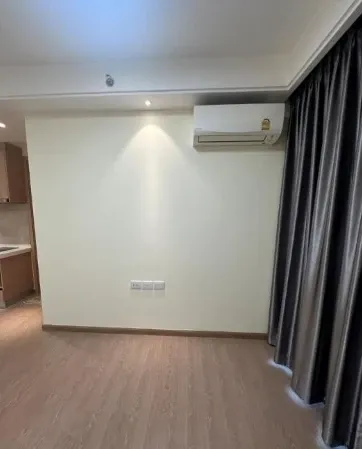 Selling Regal Sathorn-Narathiwat, 8th floor, spacious unit. Interested in owning one? Book now!