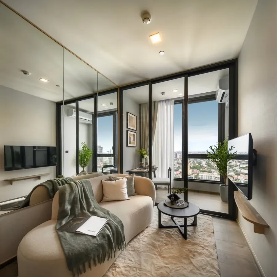 For rent: The Crest Park Residences, beautifully decorated room, well-built-in, convenient and complete here. Don't wait, book now.