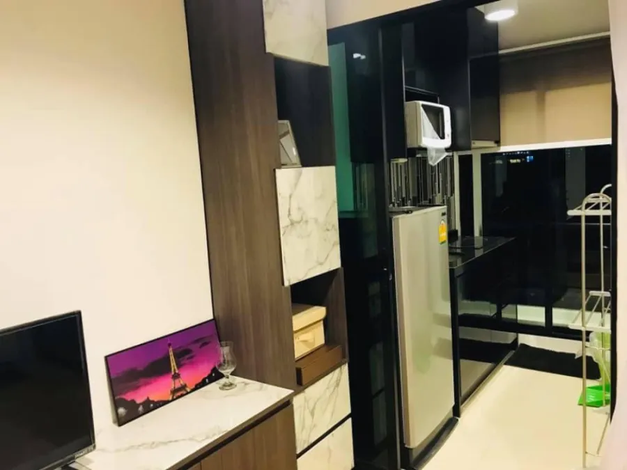 ให้เช่า แบงค์คอก เฟ ลิซ กรุงธนบุรี ห้องกว้าง ตกแต่งสไตล์Modern กั้นแยกห้องครัวเป็นสัดส่วน จองด่วนๆ