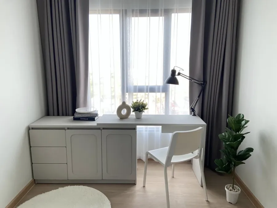 Terra residence for rent, corner room with privacy, decorated in a controlled tone, comes with complete amenities, don't miss it.