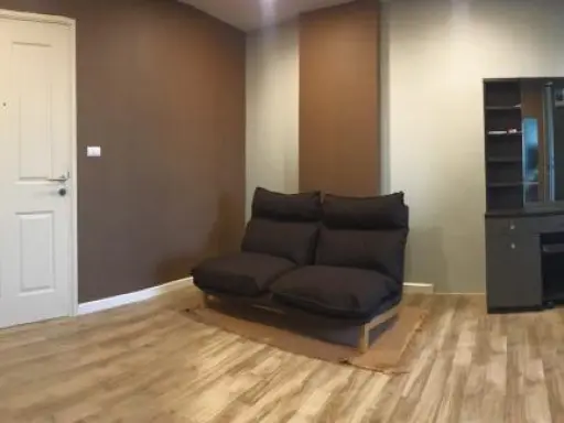 Rent dcondo onnut rama 9, 6th floor, building B, bedroom, luxury, fully furnished, ready to move in immediately.