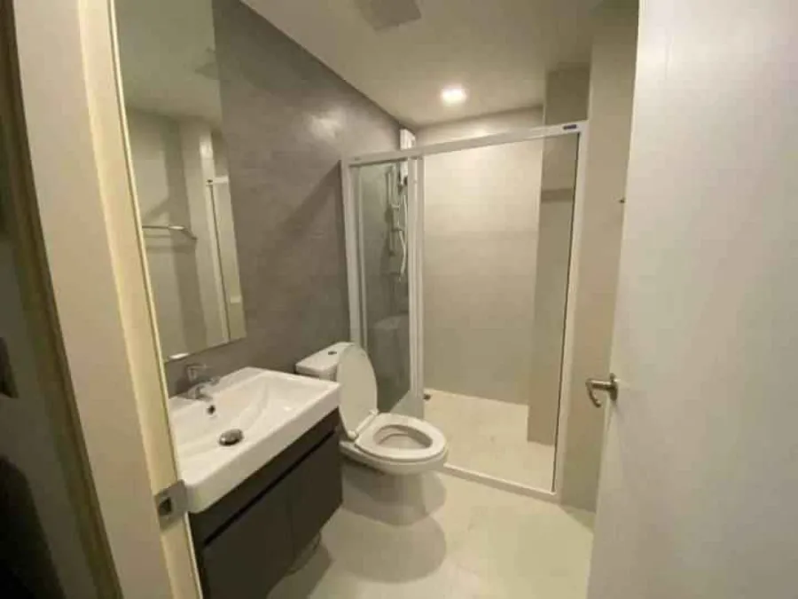 Selling Atmoz Ladprao 15, Rim room, privacy, pool view, great price, book quickly, don't miss it.
