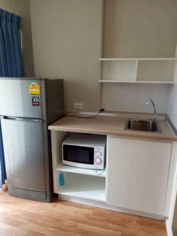 For sale and rent Lumpini Ville Ratchaphruek-Bang Waek. The room has bright wall decorations. Separate rooms into proportions. Good price. Don't miss