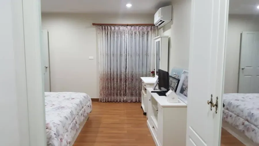 Regent Home Bangson for sale, a lovely room, decorated in a cool theme, lots of usable space, fully furnished, reserve now!