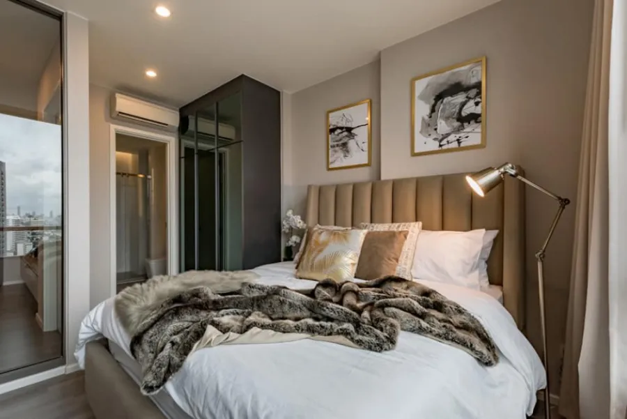 Sell/Rent Condo The Room Sukhumvit 69, fully furnished with electrical appliances, don't miss it.
