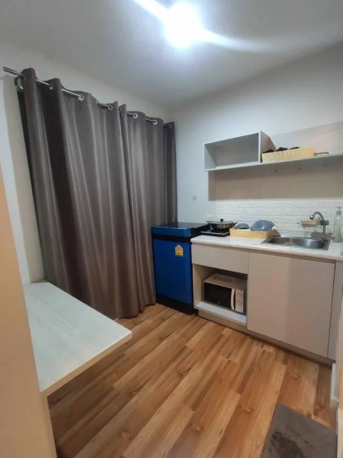 For rent: V Condo, separate rooms. Comes with complete amenities Let me tell you, don't miss it.