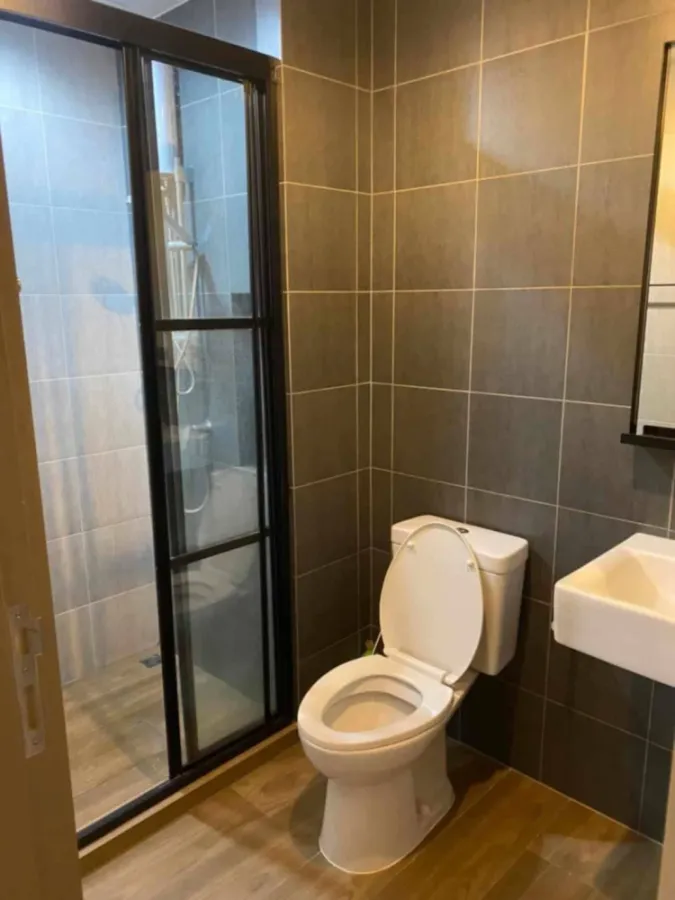 For rent!! Condo The Base Garden-Rama 9, beautiful design condo, outstanding, complete facilities, don't miss it!!