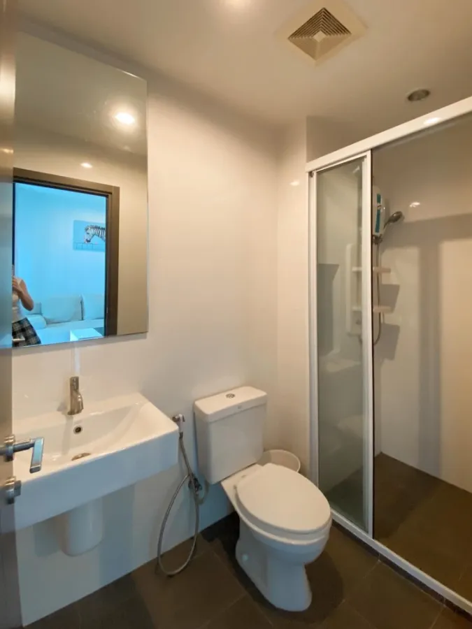 ให้เช่า The Base Park West Sukhumvit 77 ชั้นสูง ห้องตกแต่งครบ เตียงนอนนอนสบาย รีบจองด่วนๆ