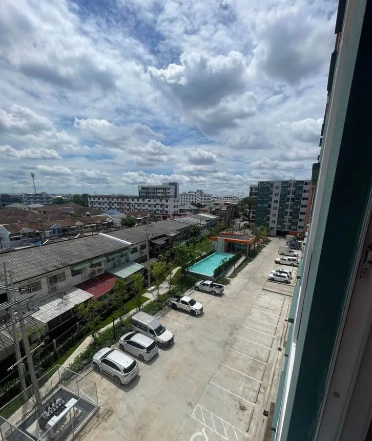 ขายดาวน์ คอนโด เสนาคิทท์ บีทีเอส สะพานใหม่ ระเบียงทิศตะวันออก ห้องครัวแยก จองก่อนได้เป็นเจ้าของก่อน
