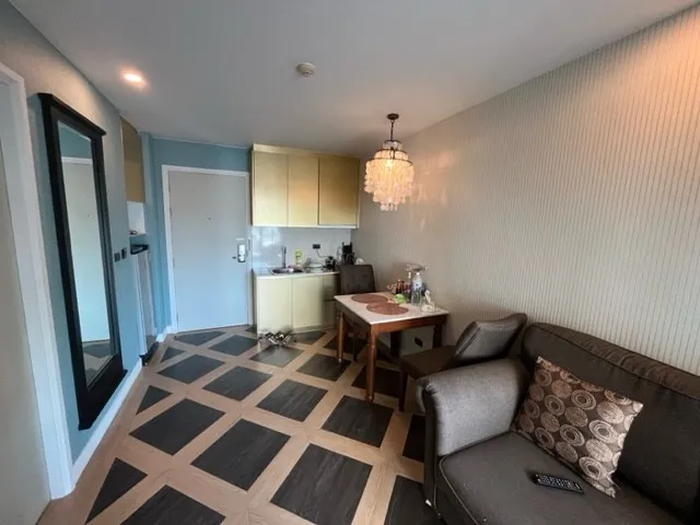 For rent: Espana Condo Resort Pattaya (Jomtien), spacious room, pool view, fully furnished, good like this, book now.