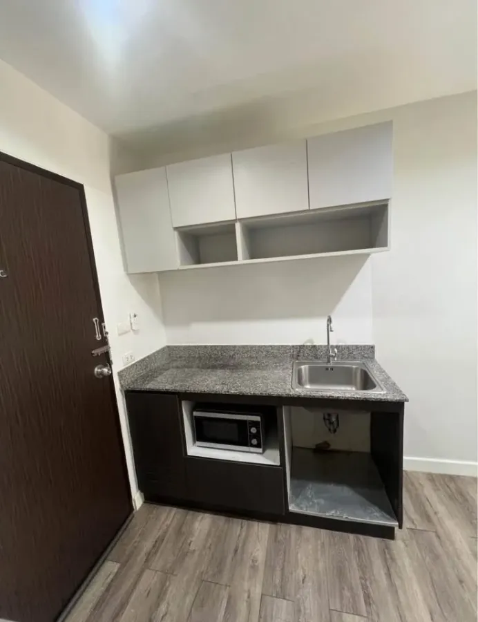 G Condo Sriracha for rent, 2nd floor, fully furnished, very livable. Book now! Hurry!