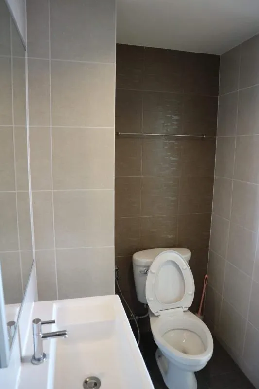 Wide, satisfied, furnishings are available. If you miss this room, it's really a pity. The usable area is 27 sq m.