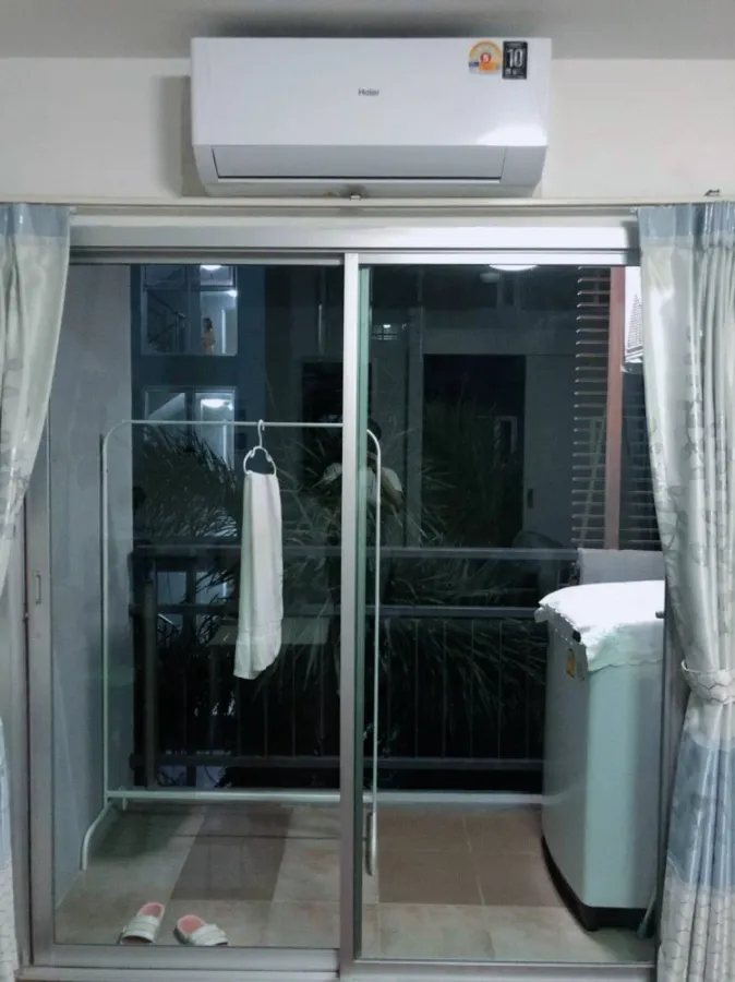 ขาย The Escape condominium พร้อมเฟอร์ + เครื่องใช้ไฟฟ้าครบเซต หิ้วกระเป๋าเข้าอยู่ได้เลย