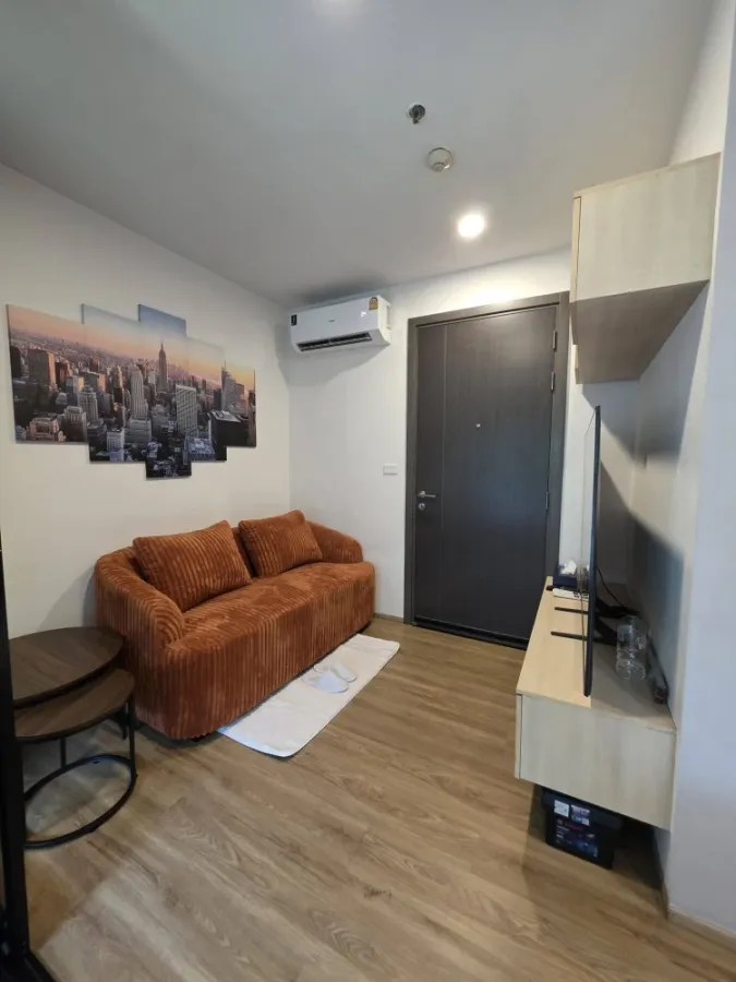 For rent: The Base Park West, beautifully decorated unit with complete amenities at an amazing price. Book yours today!