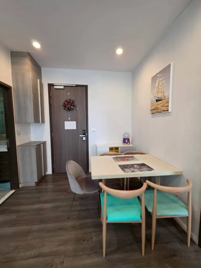 Condo for rent, Whizdom Essence. Available now! Book now!!