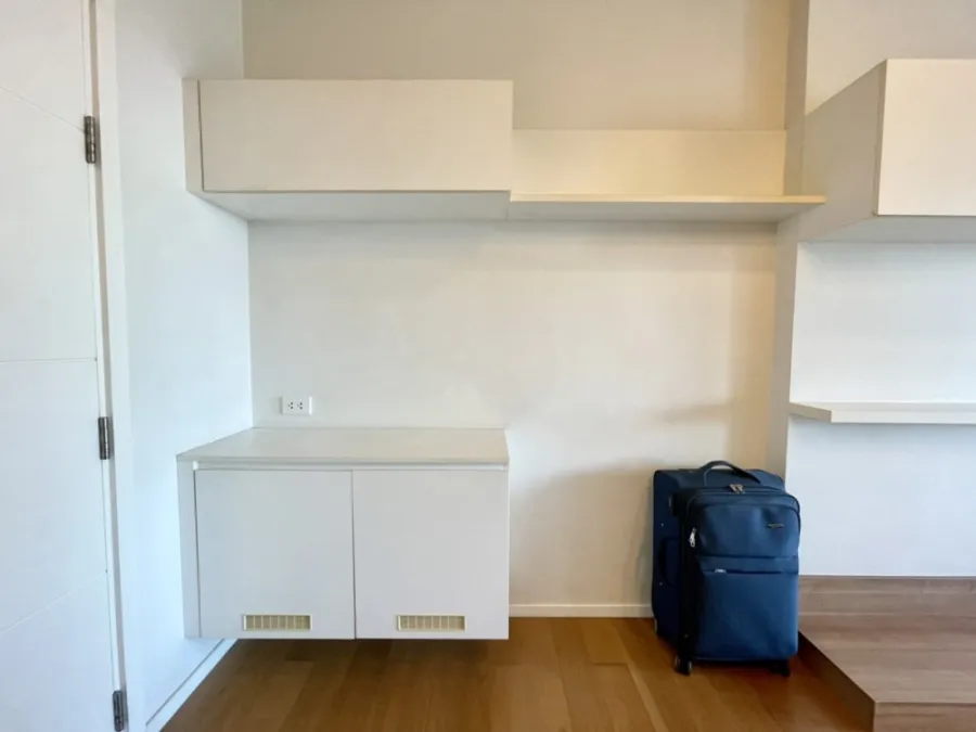 For rent urgently!! Condo Blocs 77, room no. 291/392, 24th floor, pool view Fully furnished, ready to move in. Don't miss it!!