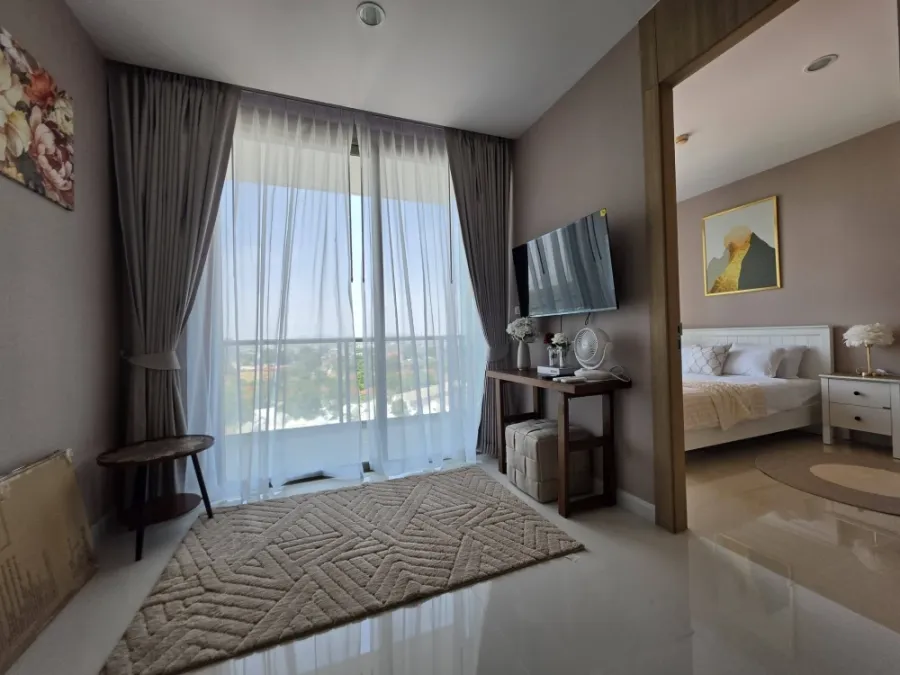 Selling a lovely unit at The Riviera Wong Amat Beach, 14th floor, in a great location with beautiful views. Don't miss out on this amazing deal!