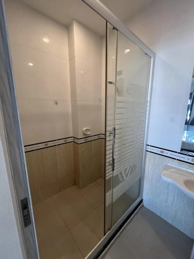 CC Condominium 2 (Pattaya Central) The room is decorated in cozy tones, simple and easy on the eyes. Don't put it off, reserve now.