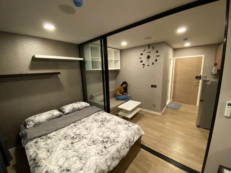 1 ห้องนอนชิคล์ๆ สวยๆเลย ตกแต่งแบบไม่ซ้ำใคร ให้เช่า kave town space เฟอร์+เครื่องใช้ไฟฟ้าแน่นๆๆไปเล๊ย