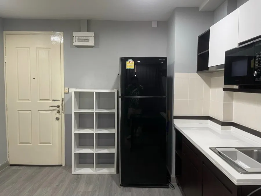 Condo for rent, Baan Navatara, room decorated in white-gray tones. Complete with furniture and electrical appliances. Let me tell you, don't miss it.