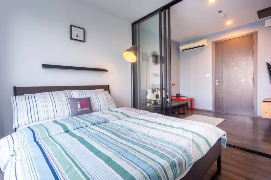 Urgent sale!! The Base Park West Condo, very good location, good environment. Don't wait, just grab your bags and move in!!