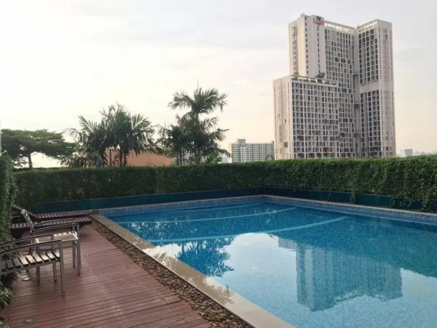 Sell or rent Condo Life @ Phahon-Ari, high floor, beautiful view, don't miss it !!