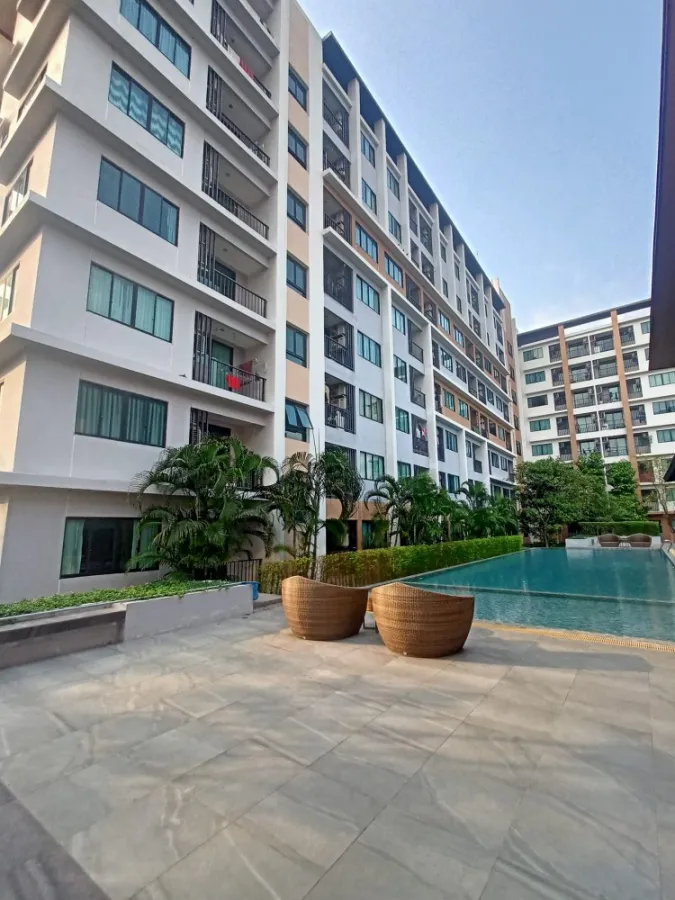 For rent: G Condo Sriracha, fully built-in furniture. Complete electrical appliances Just carry your bag and move in.