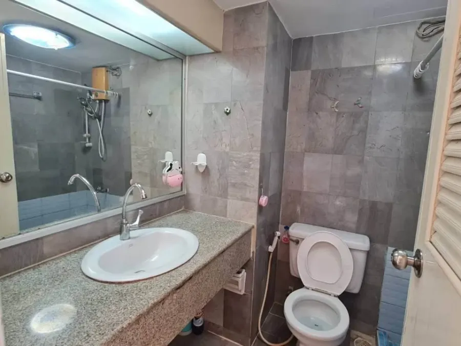 Condo for rent, Family Park, Lat Phrao 48, studio room, 7th floor, pool view, good price, come and reserve now, don't delay.