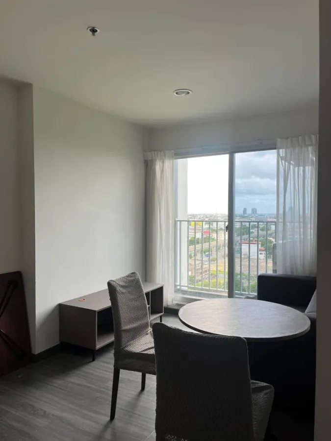 Condo for rent at The Trust @ BTS Erawan, 14th floor, river view, great atmosphere, breezy, comfortable, convenient transportation. Book now!