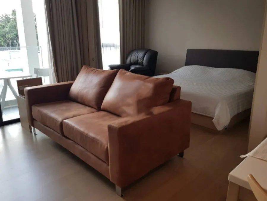 For rent, Lift @ 49, near BTS, convenient transportation, fully furnished, don't wait.