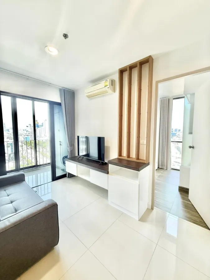 For rent: IDEO Ratchada-Huai Khwang, 17th floor, corner room with privacy, built-in throughout the room, hurry and reserve before you miss out.