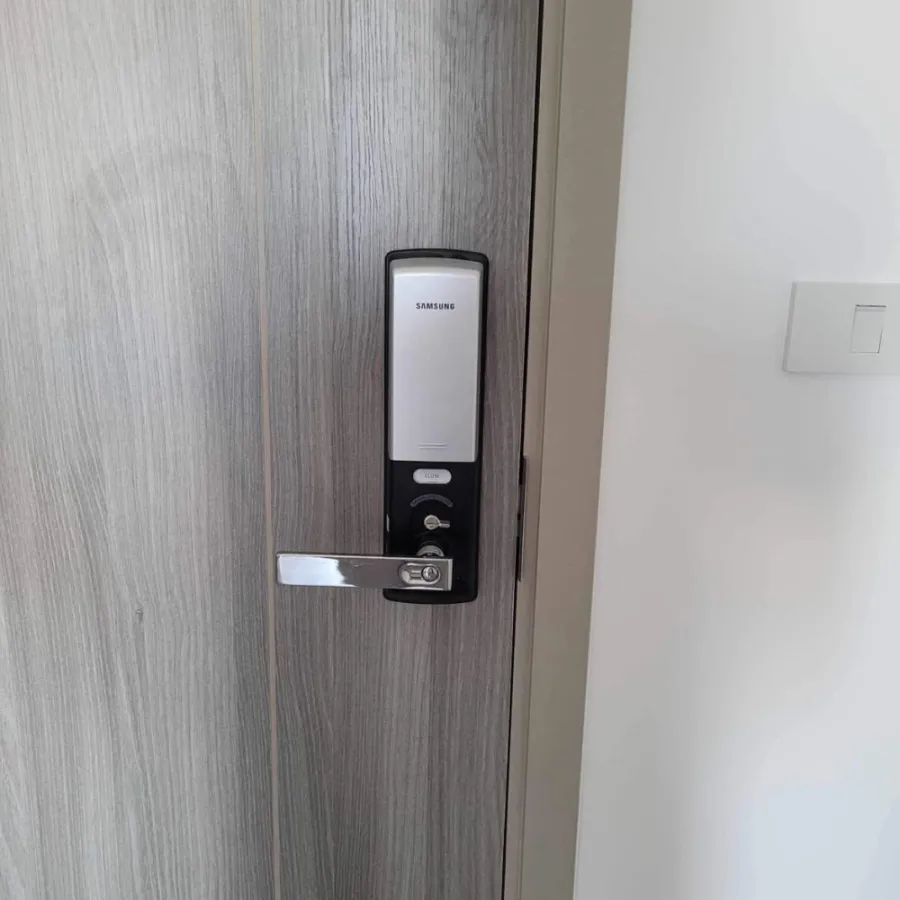 For sale: Knightsbridge Sukhumvit-Thepharak, 34th floor, city view, very premium decorated room, nice to sleep, just come and stay.