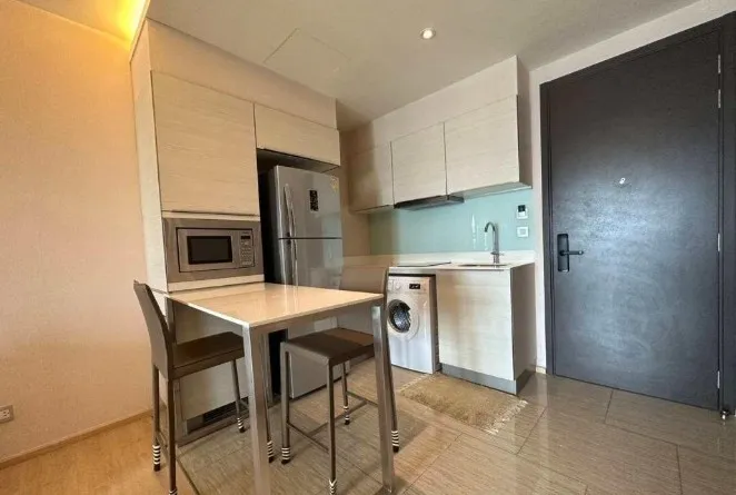 ขาย ให้เช่า เอช คอนโด สุขุมวิท 43 ชั้น 27 ห้องใหญ่อยู่สบาย แต่งครบ จัดเต็ม จองเลย ห้ามพลาด