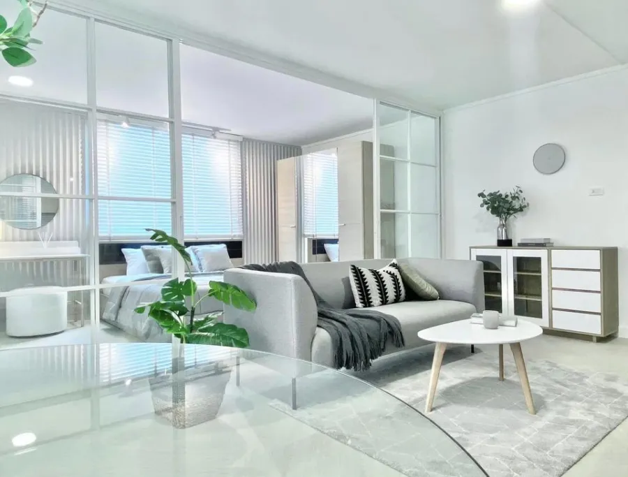 Ratchada City 18 for sale, corner room, wide balcony, decorated in tone-controlled colors, very livable, plus a good price. If you don't reserve, you'