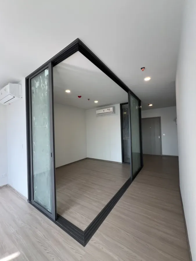 For rent: Aspire Sukhumvit - Rama 4, 30th floor, 180 degree view of the Chao Phraya River, very good view, I tell you you must not miss it.