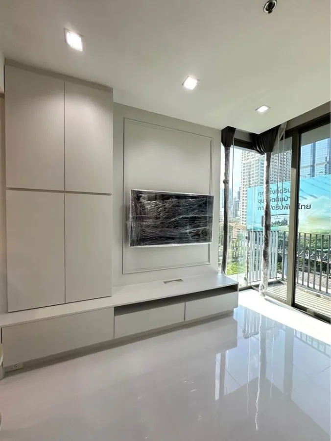 For sale and rent, Naranine, great built-in room, very livable, premium grade furniture. You can just come in and stay.