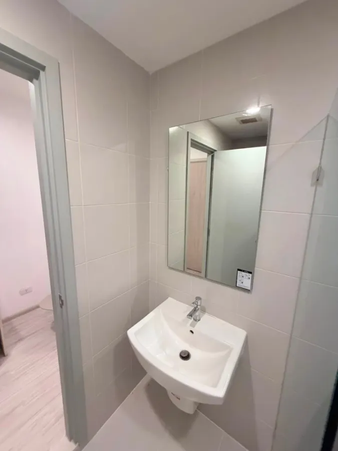 For sale or rent: Ideo Mobi Wongsawang-Interchange. A comfortable room in a great location with complete amenities. Don't miss out!